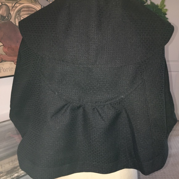 Tulle capelet - Picture 3 of 5